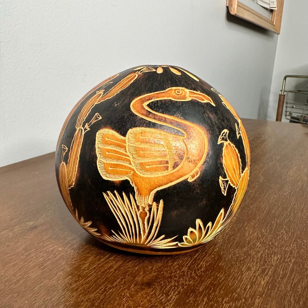 Peruvian Hand Carved Mate Gourd Galapagos Animals Tortoise Penguin Folk Art 5in - Picture 5 of 8